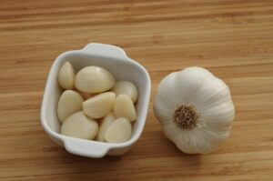Garlic cloves on empty stomach health benefits