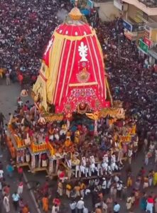 जगन्नाथ पुरी रथयात्रा २०० मीटरवर का थांबते