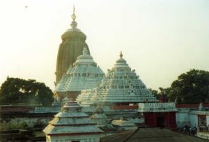जगन्नाथ पुरी रथयात्रा २०० मीटरवर का थांबते
